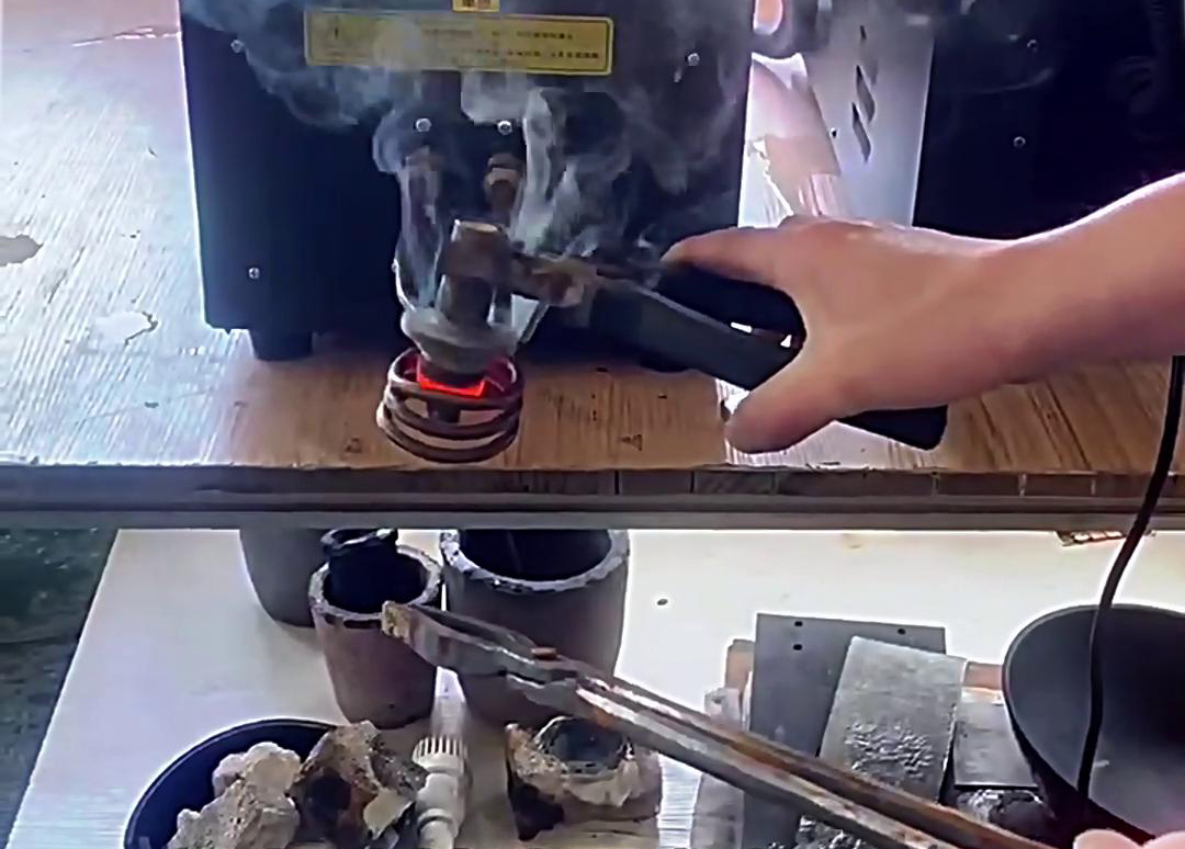 高频加热机已经成功应用于废旧钻头、锯片等工具的合金